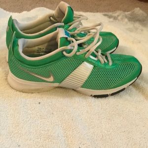 Green Nike Zoom (Sz. 6.5)